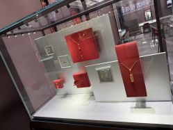 -周大福CHOW TAI FOOK(浦东八佰伴店)