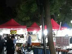 -吴山路夜市