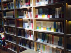 -猫的天空之城概念书店(杭州南宋御街店)