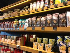 零售区-星巴克臻选(深圳罗湖万象城店)