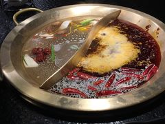 鸳鸯锅-九鼎轩火锅大排挡