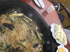 -粘豆包柴火铁锅炖