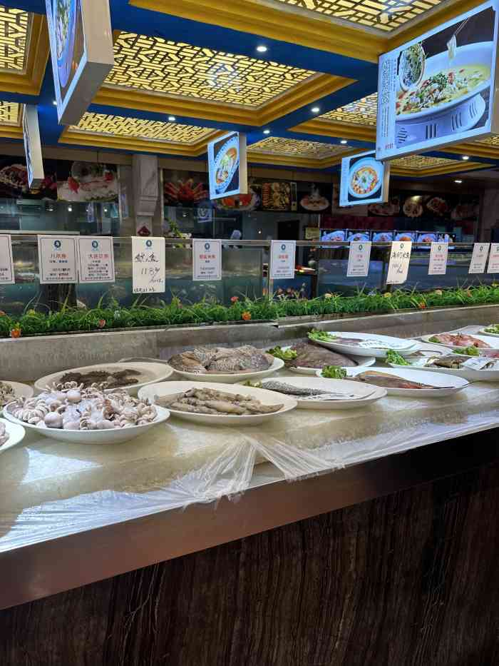 石浦大酒店(百丈店)-"百丈路的石浦在装修,外面看看风光,里面看.