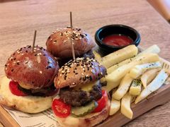 迷你牛肉小汉堡-翠贝卡&Mama Kelly Brunch Coffee(河西店)