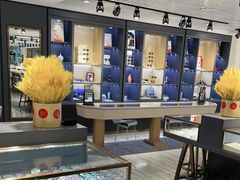 -宏宇眼镜蔡司依视路折扣店(兆佳眼镜城店)