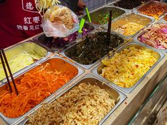 自助取餐区-三兄弟高炉烧饼