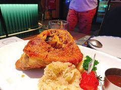 自酿啤酒脆皮烤猪肘-Ambra Haus琥珀屋精酿餐厅(宝山店)