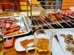 -哈尔滨小酒馆·鲜肉现穿自助烧烤(康新花园店)