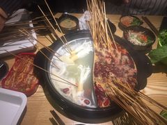 鸳鸯锅-百味源炭火烤翅 ·夜市大排档(酒仙桥店)