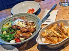 鸡肉牛油果沙拉-The Diner X餐厅(青岛万象城店)