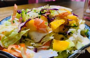 Shrimp and Mango Salad