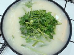 浓汤鱼汁小锅米线-肥汁米蘭香港米线(长宁来福士店)