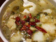-渝是乎酸菜鱼(龙旗购物中心店)