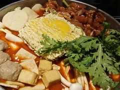 部队年糕鸡肉火锅-花腰餐吧Bistro烧烤 傣味(传媒大学店)