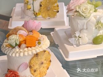 哪个女生看到还走的动道！酸奶青提 鲜花搭配阳光玫瑰