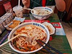 -鑫花溪牛肉米粉(东环大润发店)
