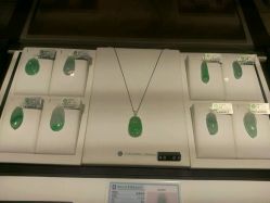 -北京七彩云南翡翠珠宝旗舰店(月坛店)