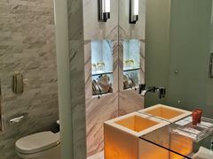 -上海滴水湖皇冠假日酒店