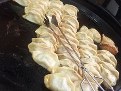 -黄阿姨锅贴大王(万航渡路店)