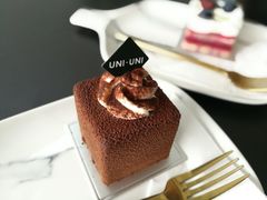 小布朗-UNI UNI(环亚凯瑟琳店)