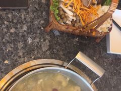 -一席地·本地鸡窝·杭帮鸡火锅(萧山银隆百货店)