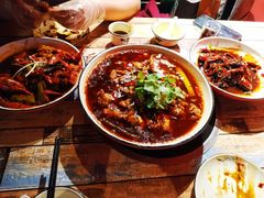 -虾弄弄海派小龙虾·牛羊蝎子火锅