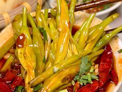 -茅草房·河畔园林火锅