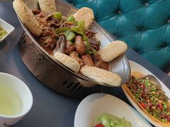 -江宴渔村·鱼鲜土菜(紫荆广场店)