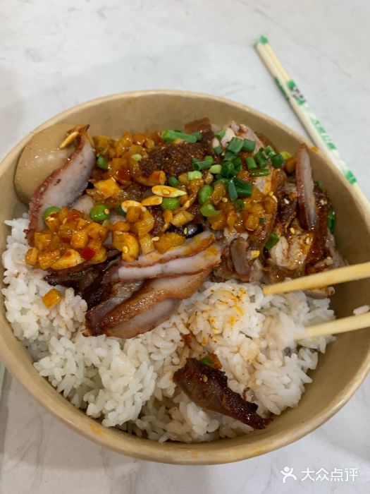 庄记烧腊·肠粉·生鲜煲烧鹅拼叉烧饭图片