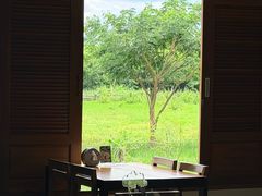 -Chom Cafe and Restaurant