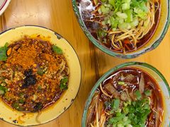-拈签一笑黄牛肉辣卤串串