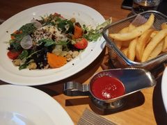 南瓜藜麦沙拉配温泉蛋-新贝乐意大利餐厅(苏州中心店)