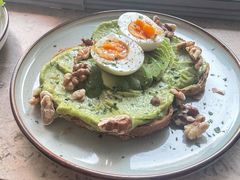 牛油果煮蛋吐司-RAC BAR(安福路店)