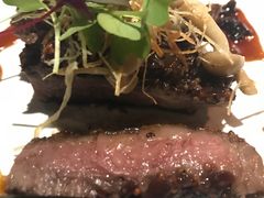 烤肋眼排配红酒小洋葱，京葱丝及羊肚菌汁-AZUL by FUEL蓝色·法式酒馆(琶醍店)