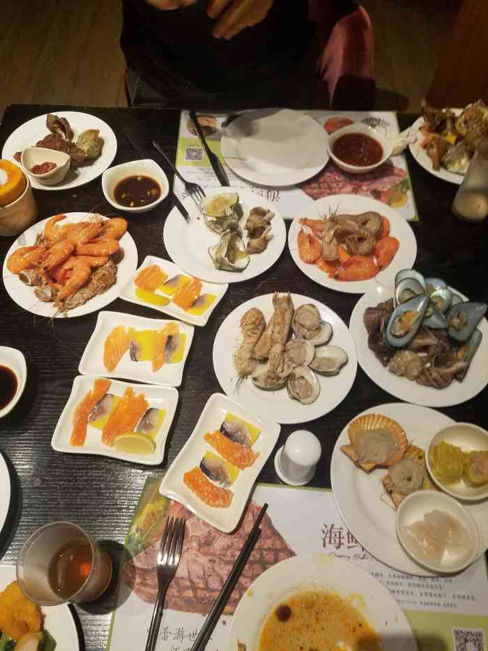 青蓬西餐厅(万象城店)-"感觉这个价位的自助餐菜品有点少,也许是坐.