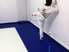 -嗨动跆拳道体能馆(菜百店)