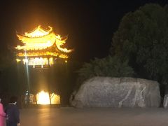 -巴陵广场