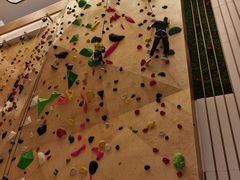 -ROCKPLUS攀岩馆(环宇城店)