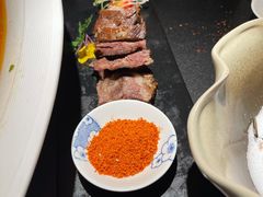盐沾安格斯牛肉-凤凰湘语·海派湘菜(浦东旗舰店)
