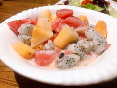 水果沙拉-东来菜馆•手抓海鲜家常菜•海鲜锅贴(鸽子窝店)
