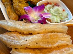 -Chom Cafe and Restaurant