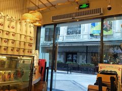 -霸王茶姬(南亚风情第壹城店)
