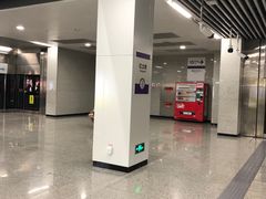 -红土地(地铁站)