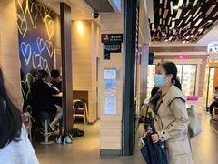 等位区-麦当劳(中二横路店)