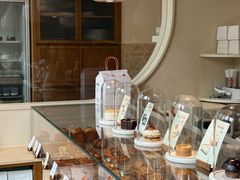 -VERIE BAKEHOUSE