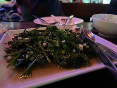 -Green Tree Rest. & Pub