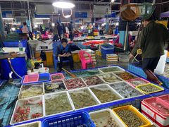 -霞涌市场海鲜摆卖区
