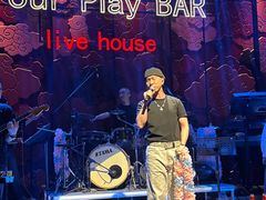 -FOUR PLAY BAR
