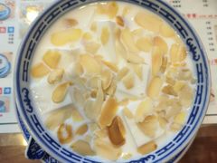 -广信牛奶甜品世家(台东店)