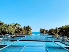 -亚龙湾喜来登·美景台大堂吧